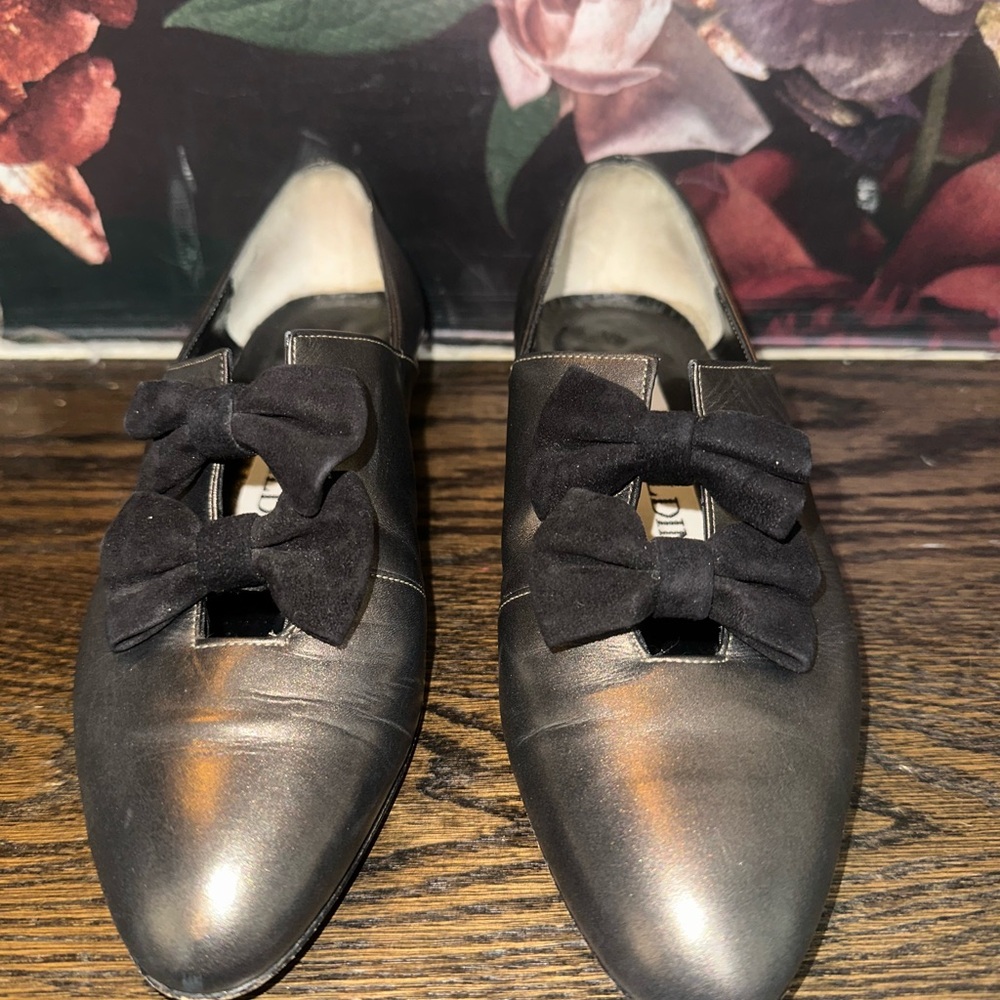 Vintage Le Pancaldin Black Leather Loafers with Bow Accents